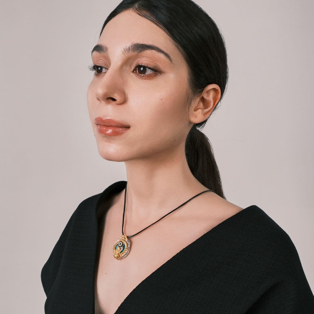Single-Eye Dzi Bead Gau Box Pendant, Inlaid with White/Blue/Red Diamonds, Gold & Silver Plated - Protective Amulet with Storage, Tibetan Noble Style Accessory