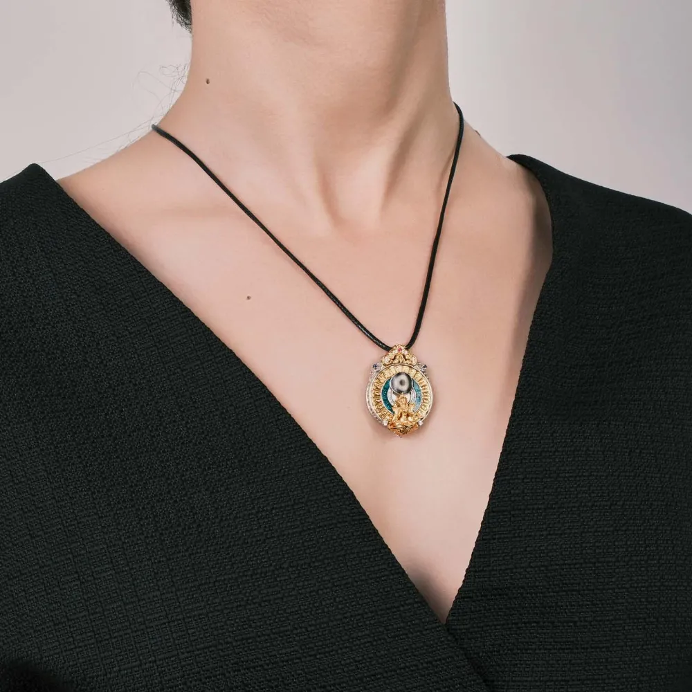 Single-Eye Dzi Bead Gau Box Pendant, Inlaid with White/Blue/Red Diamonds, Gold & Silver Plated - Protective Amulet with Storage, Tibetan Noble Style Accessory