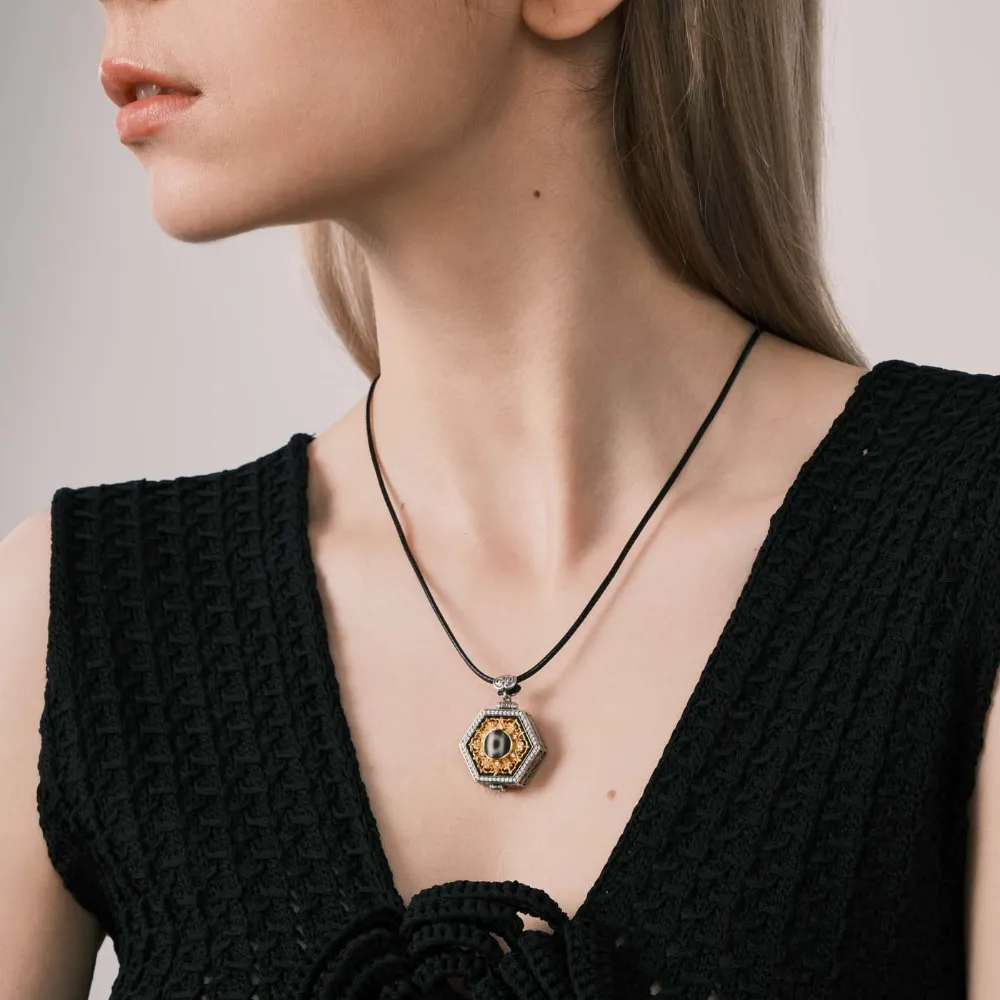 Hexagonal Gold-Plated Gau Box Pendant with One-Eye Dzi Bead – Premium Prayer Talisman & Dignified Accessory