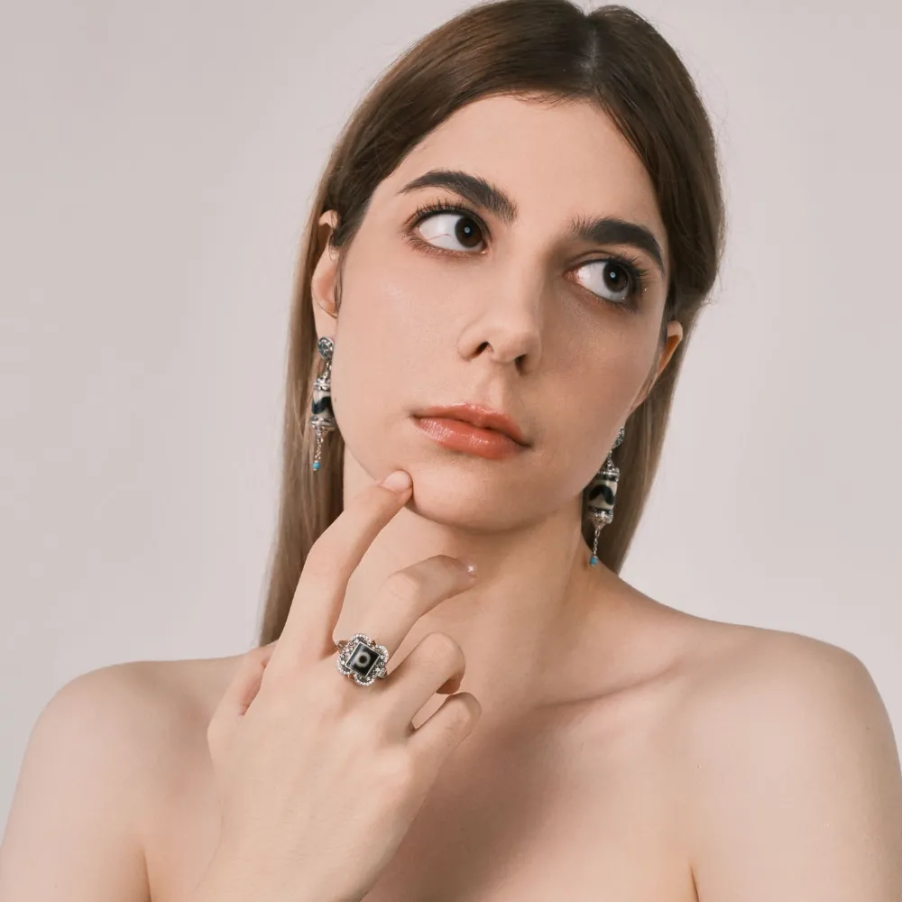 Openable Flower Gau Box Ring Inlaid with White Diamonds, Pumpkin Red Zircons & One-Eye Dzi Bead - Protective Wisdom Blessing Ring