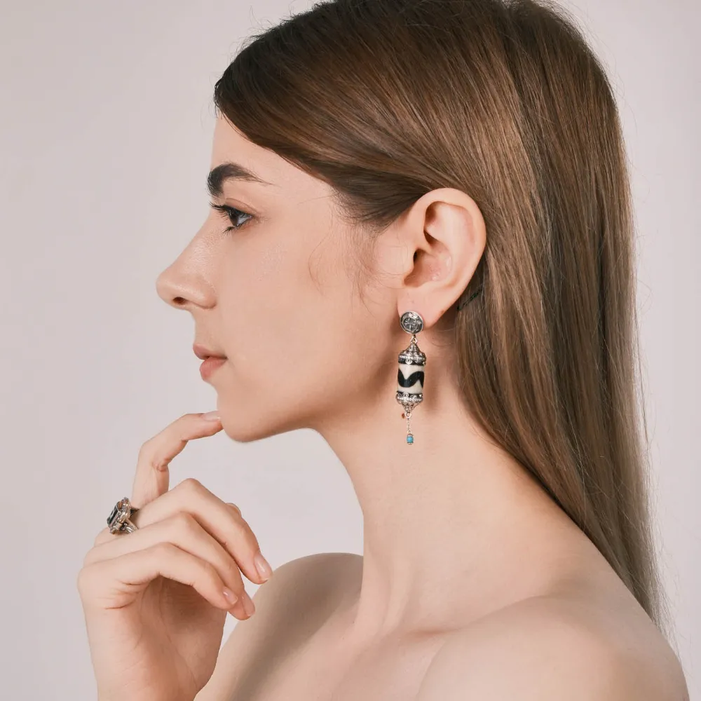 Openable Flower Gau Box Ring Inlaid with White Diamonds, Pumpkin Red Zircons & One-Eye Dzi Bead - Protective Wisdom Blessing Ring