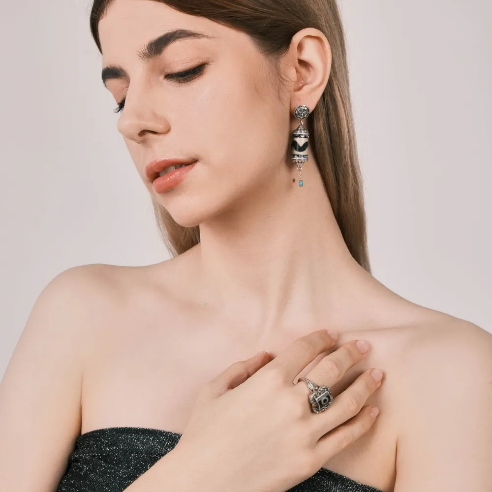 Openable Flower Gau Box Ring Inlaid with White Diamonds, Pumpkin Red Zircons & One-Eye Dzi Bead - Protective Wisdom Blessing Ring