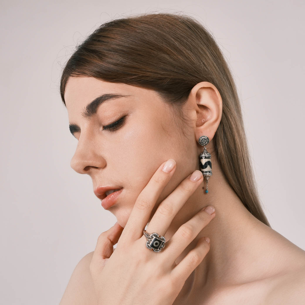 Openable Flower Gau Box Ring Inlaid with White Diamonds, Pumpkin Red Zircons & One-Eye Dzi Bead - Protective Wisdom Blessing Ring