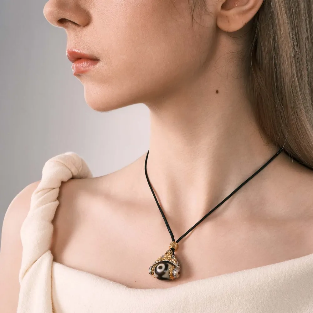 Natural Agate Pendant with Ancient Etching - 3-Eye Dzi Bead & Two-Tone Zh巴扎, Spinnable Design Inlaid with Diamonds & Zircons