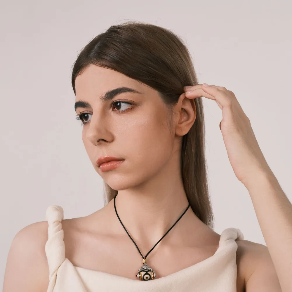 Natural Agate Pendant with Ancient Etching - 3-Eye Dzi Bead & Two-Tone Zh巴扎, Spinnable Design Inlaid with Diamonds & Zircons